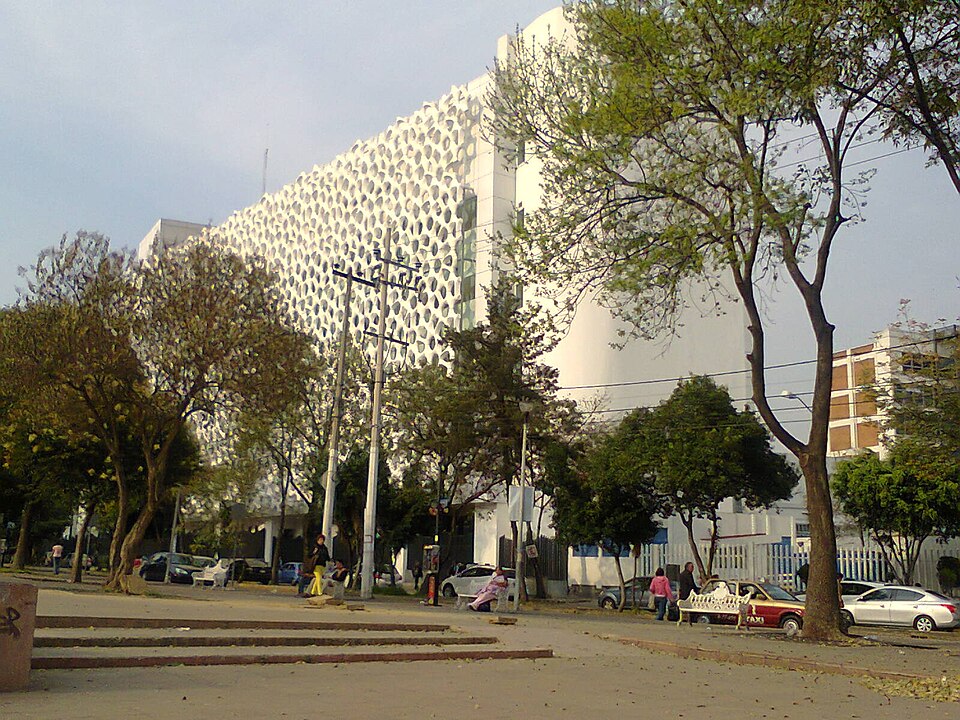 Torre de Especialidades in Mexico City.